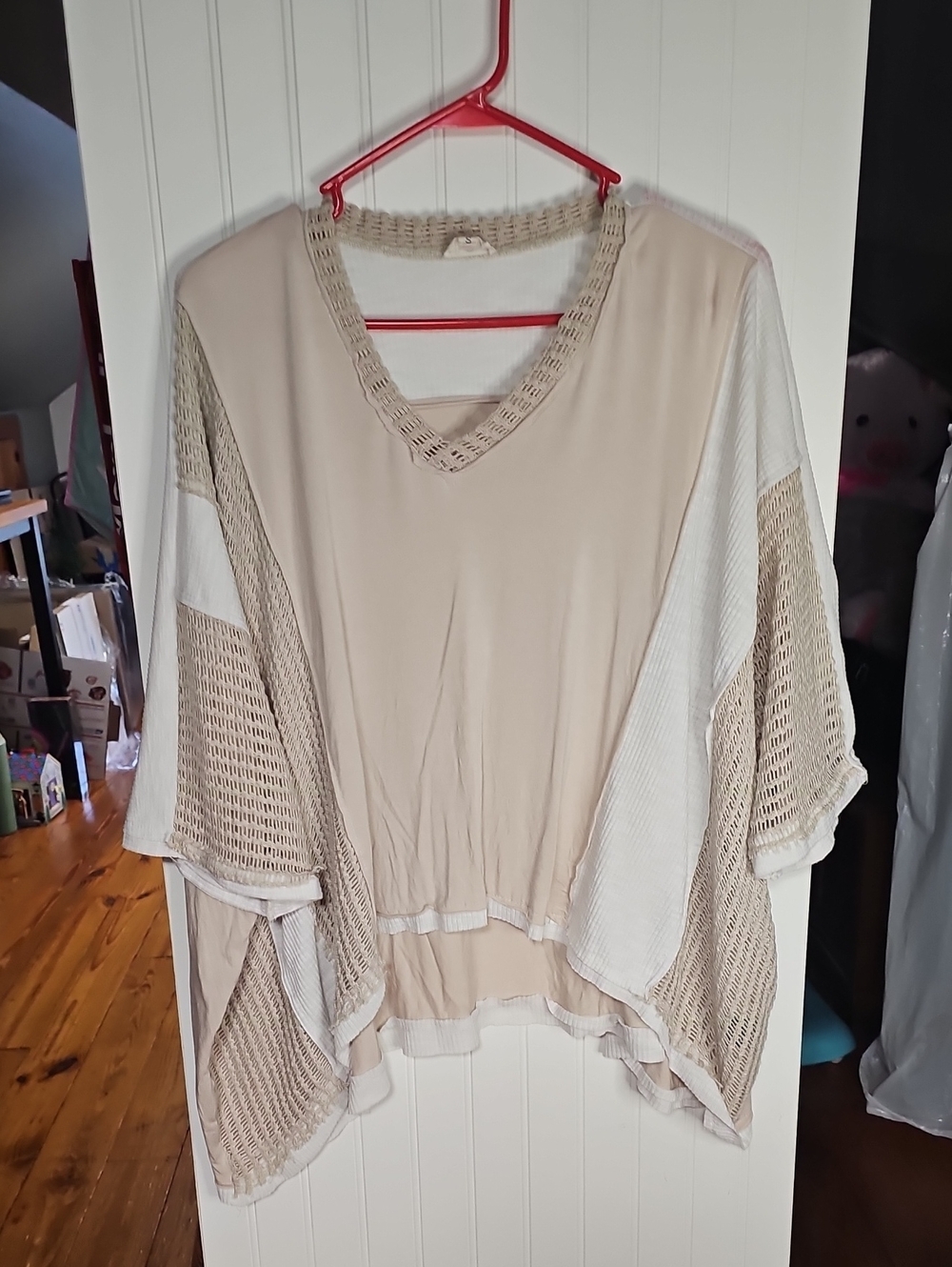 POL Relaxed V-Neck Layered Tunic in Beige and Cream Very Oversized